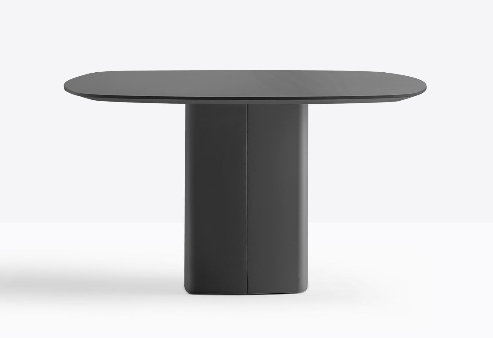 Aero round outlet dining table