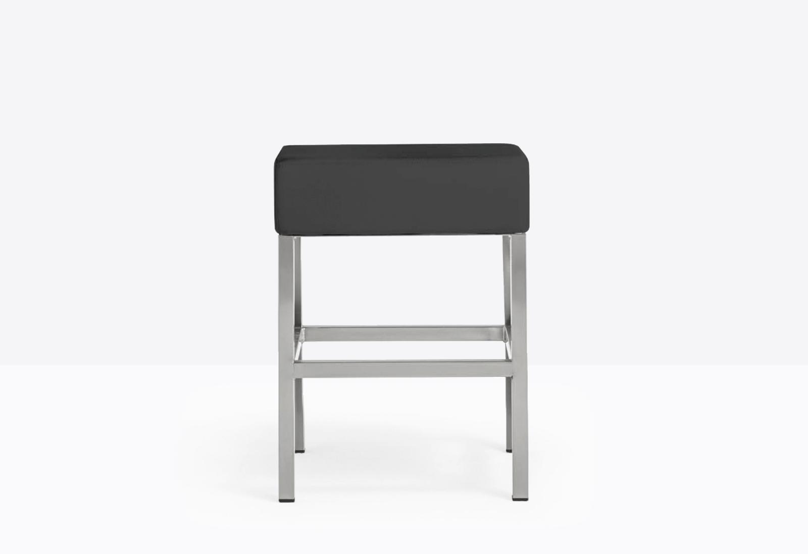 Cube best sale bar stools